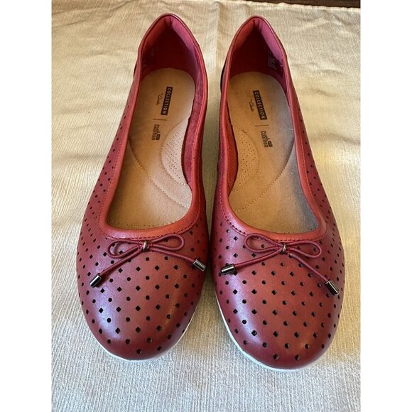 Collection by Clarks Cloud Stepper Soft Cushion Ballet Flats Red Polka BowSz 9.5 - Picture 2 of 16